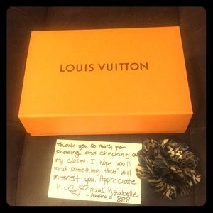 ⚡️⚡️Louis Vuitton Box 10.5 L x 3 W x 3 H ⚡️⚡️